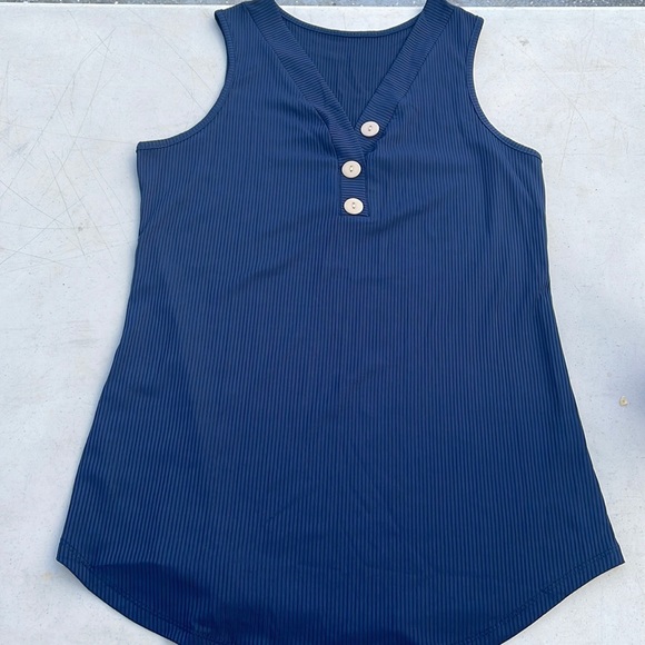Woman’s Button Down Tank Top - Picture 1 of 4